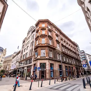 2b & , Budapeşte Macaristan