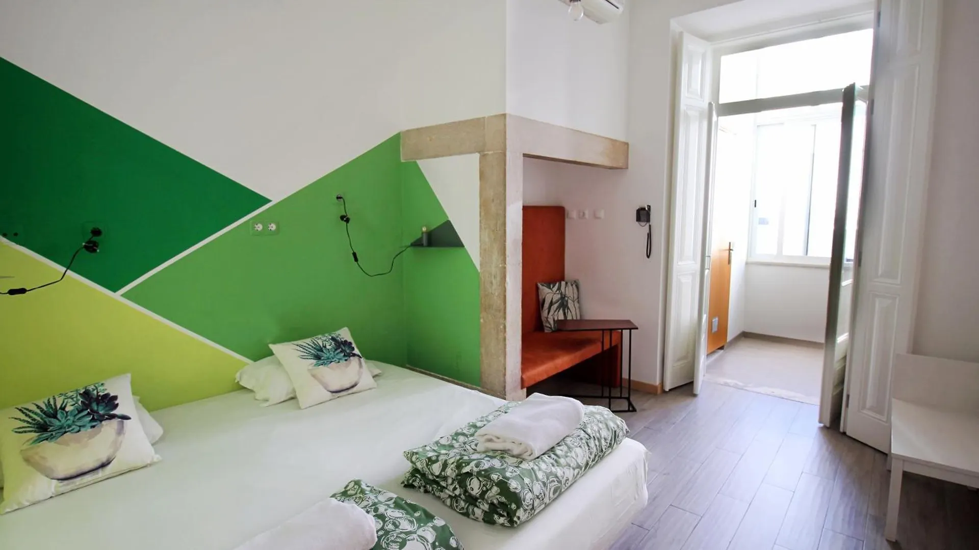 Wot Lisbon Patio Hostel Portugal